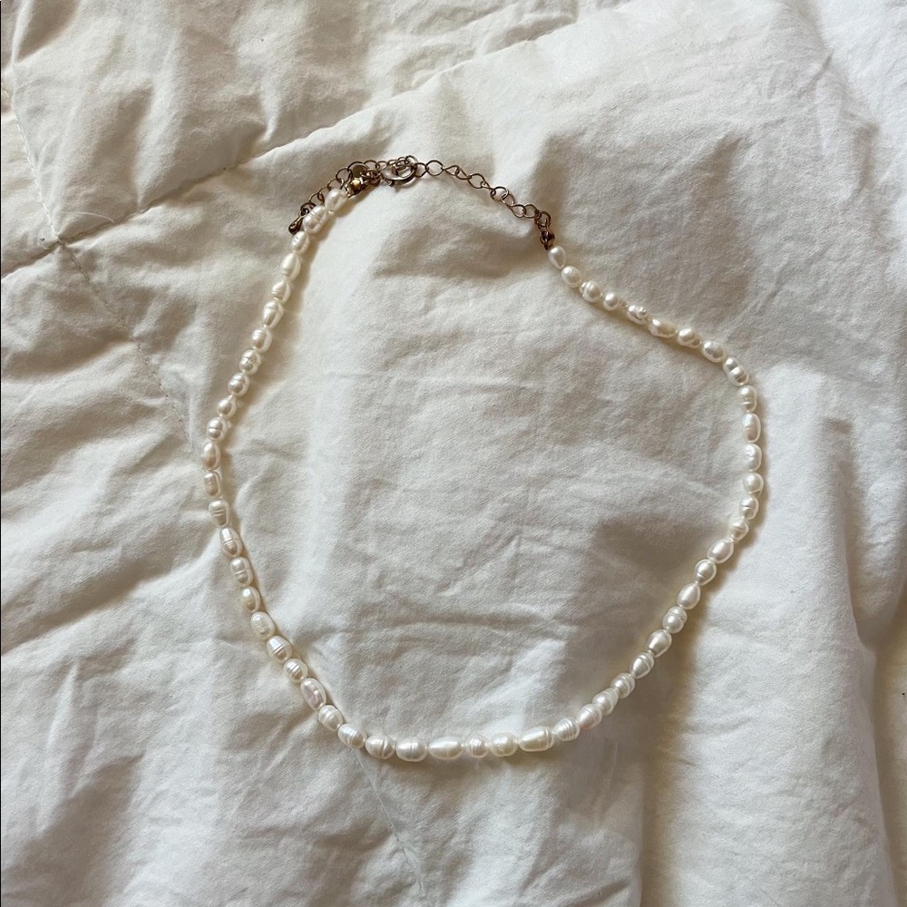 SOLD 🚫 Urban Outfitter Pearl necklace